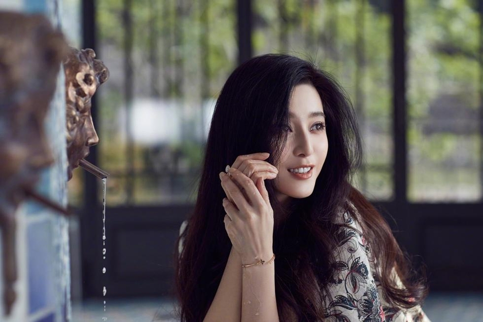 Phạm Băng Băng tung bộ hình mới lộng lẫy sau scandal làm tình nhân