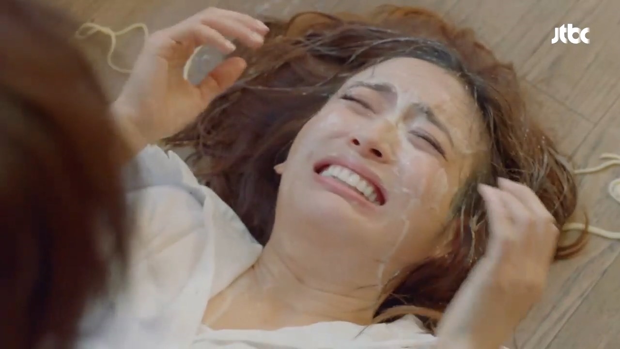 'Woman Of Dignity' rating tăng cao