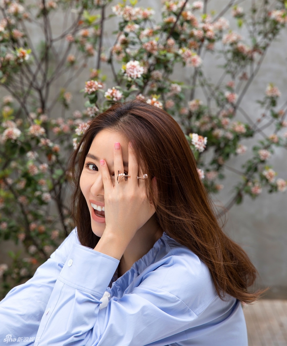 Hoắc Kiến Hoa đến thăm Lâm Tâm Như trên phim trường