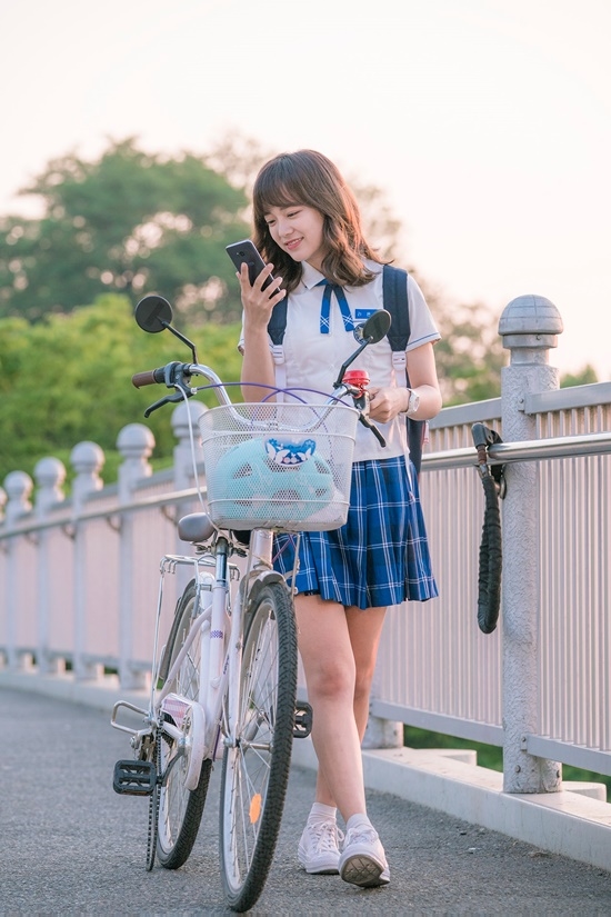 Nữ chính 'School 2017' Kim Se Jung nhận nhiều khen ngợi
