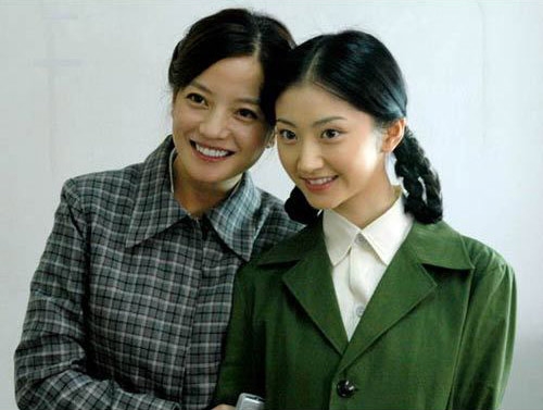 Mỹ nhân Kong Cảnh Điềm nói về thế lực bí ẩn chống lưng