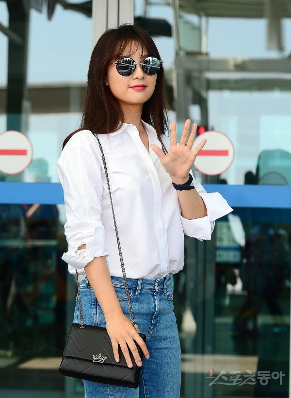 Thời trang sân bay ấn tượng của Suzy và Kim Ji Won