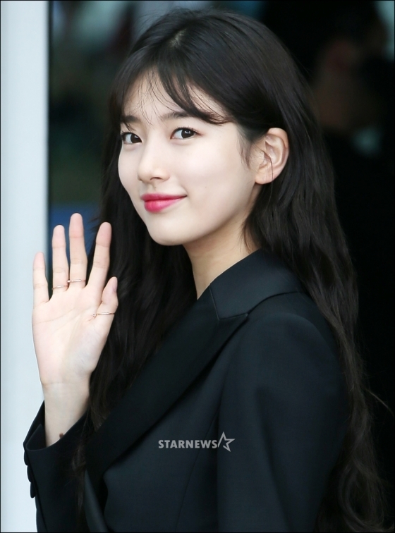 Thời trang sân bay ấn tượng của Suzy và Kim Ji Won