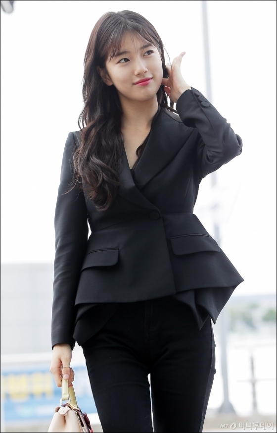 Thời trang sân bay ấn tượng của Suzy và Kim Ji Won