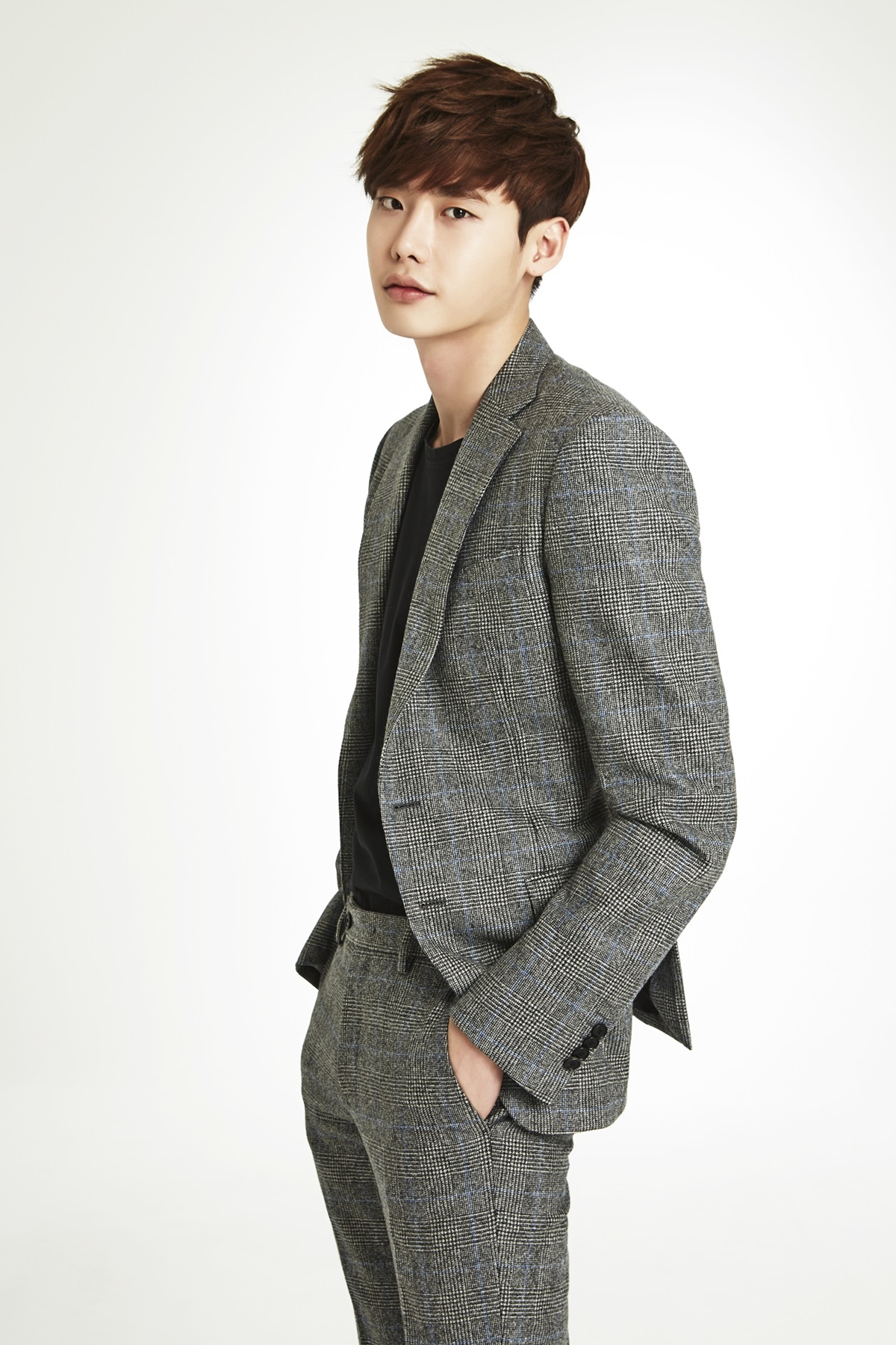 Lee Jong Suk sẽ nhập ngũ trong năm nay?