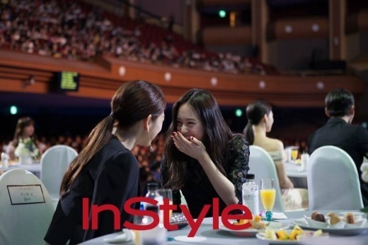 Park Shin Hye gửi xe cà phê tới ủng hộ Krystal quay phim mới
