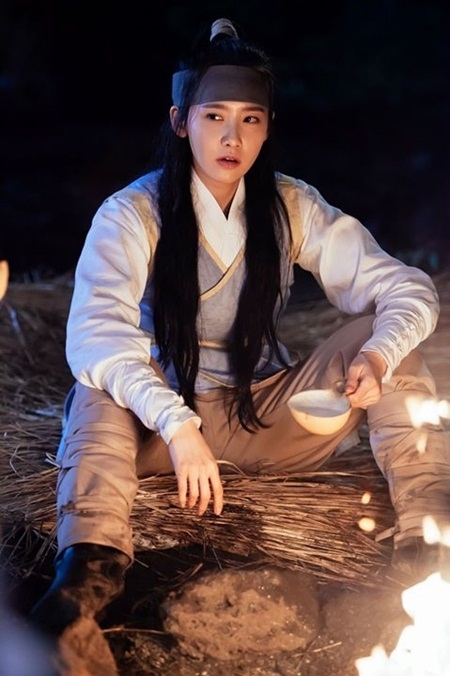 Yoona cực kỳ xinh đẹp với tạo hình trong 'The King Loves'