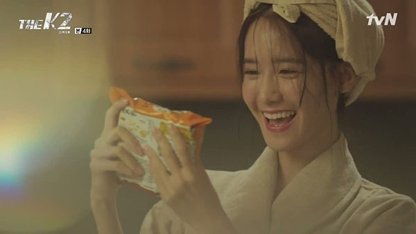 Yoona gây bão vì các cảnh ăn uống trong phim