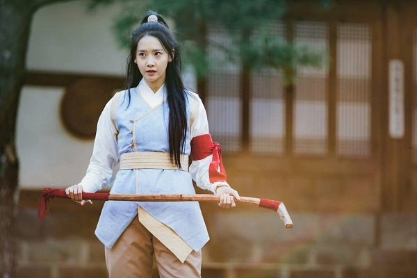 Yoona cực kỳ xinh đẹp với tạo hình trong 'The King Loves'