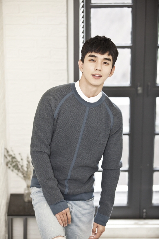 Yoo Seung Ho nhận xét về Kim So Hyun trong bài phỏng vấn mới