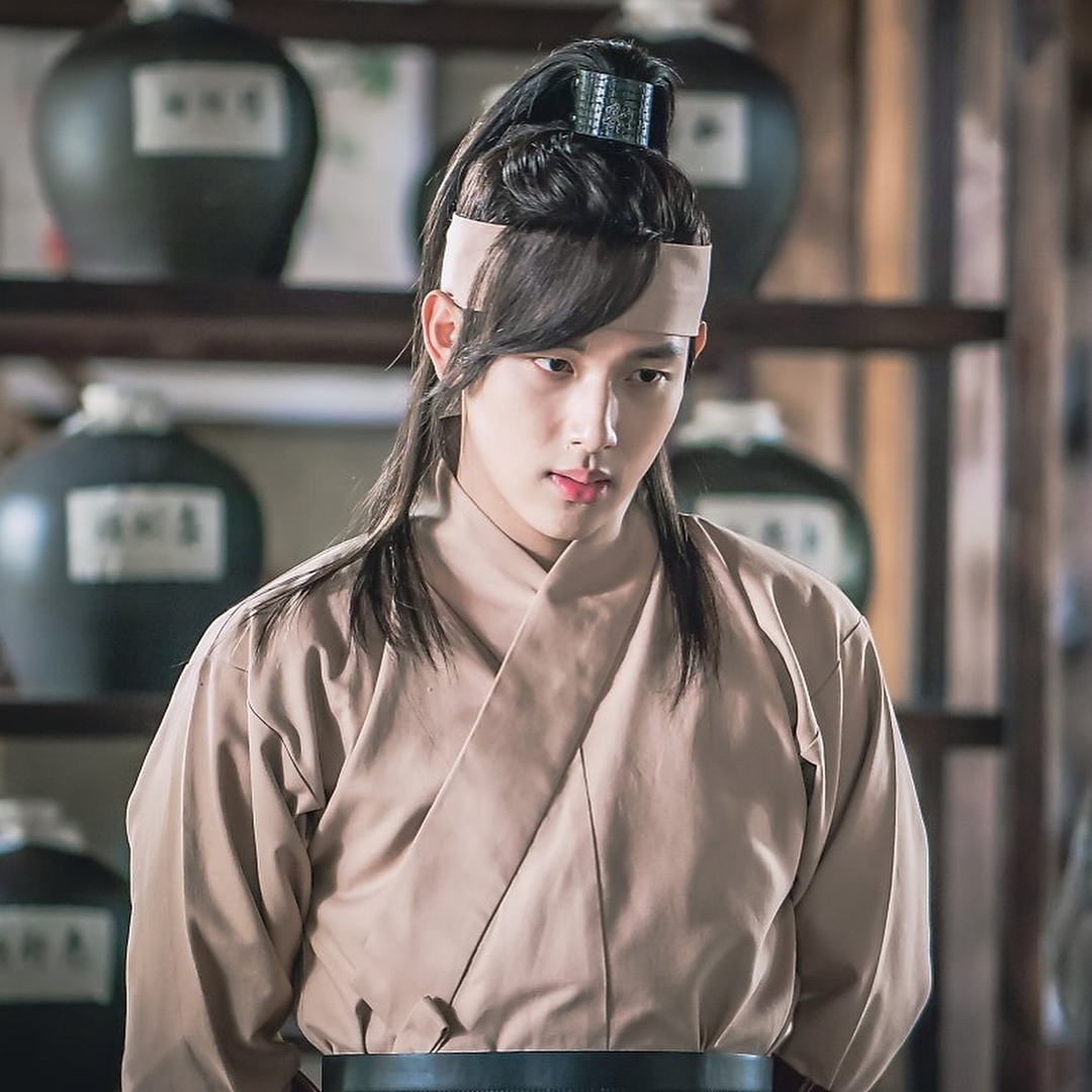 'The King Loves' tung hình ảnh tập mới