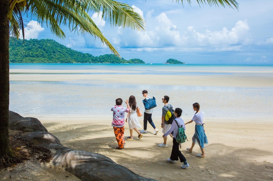 Triệu Vy dở khóc dở cười vì bị Huỳnh Hiểu Minh trêu chọc