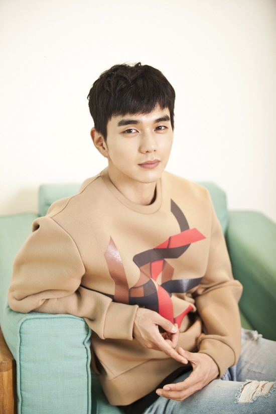 Yoo Seung Ho nhận xét về Kim So Hyun trong bài phỏng vấn mới
