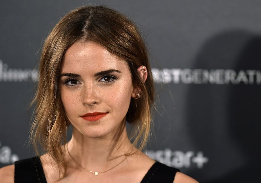 Emma Watson khiến fan ngỡ ngàng với nhan sắc từ bé đến lớn