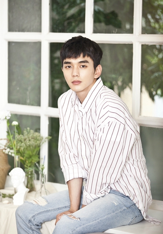 Yoo Seung Ho nhận xét về Kim So Hyun trong bài phỏng vấn mới