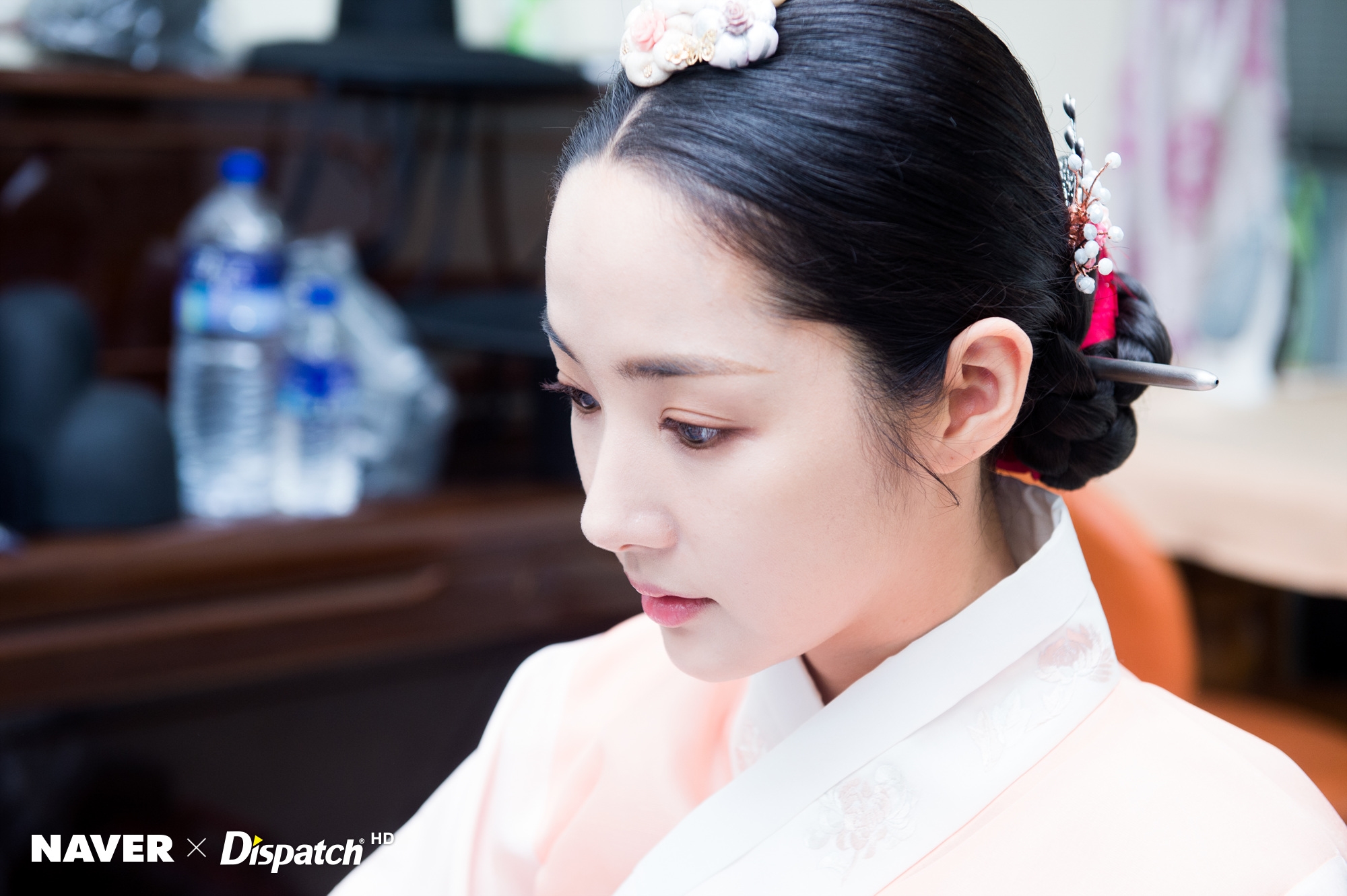 Rung động trước bộ ảnh Park Min Young mặc Hanbok