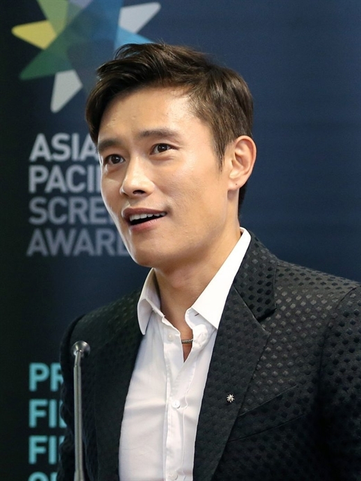 Những nam thần U30 đẹp quyến rũ bậc nhất tại showbiz Hàn