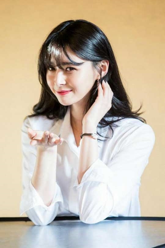 Na Ra vai Cha Yoo Jung trong "Suspicious Partner"