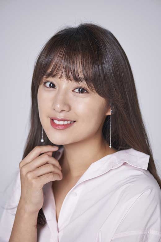 Kim Ji Won so sánh sự khác biệt khi diễn cùng Park Seo Joon và Jin Goo