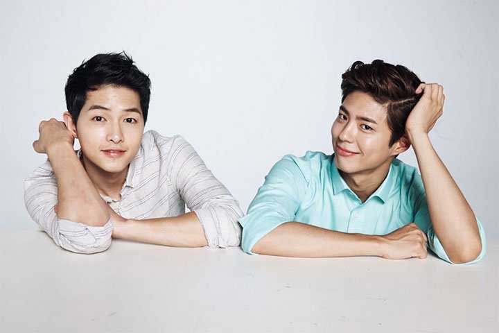 Park Bo Gum mang thức uống tới phim trường thăm Song Joong Ki