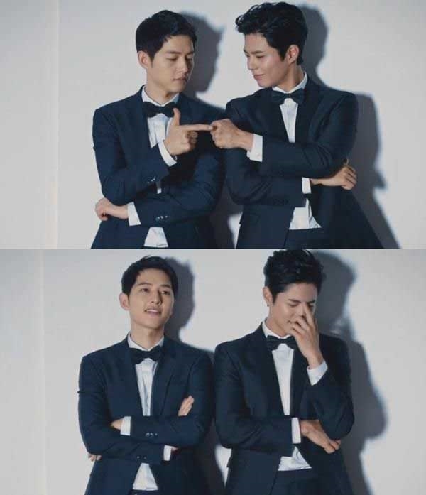Park Bo Gum mang thức uống tới phim trường thăm Song Joong Ki