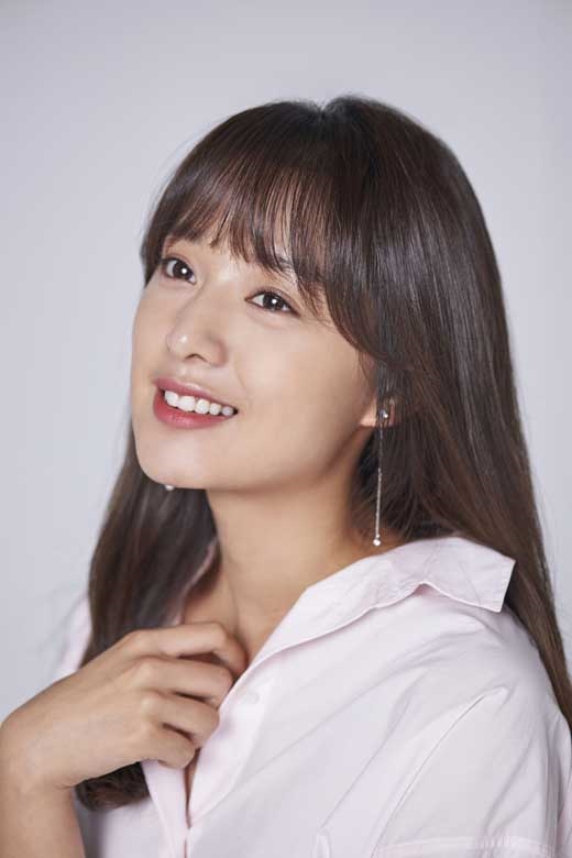 Kim Ji Won so sánh sự khác biệt khi diễn cùng Park Seo Joon và Jin Goo