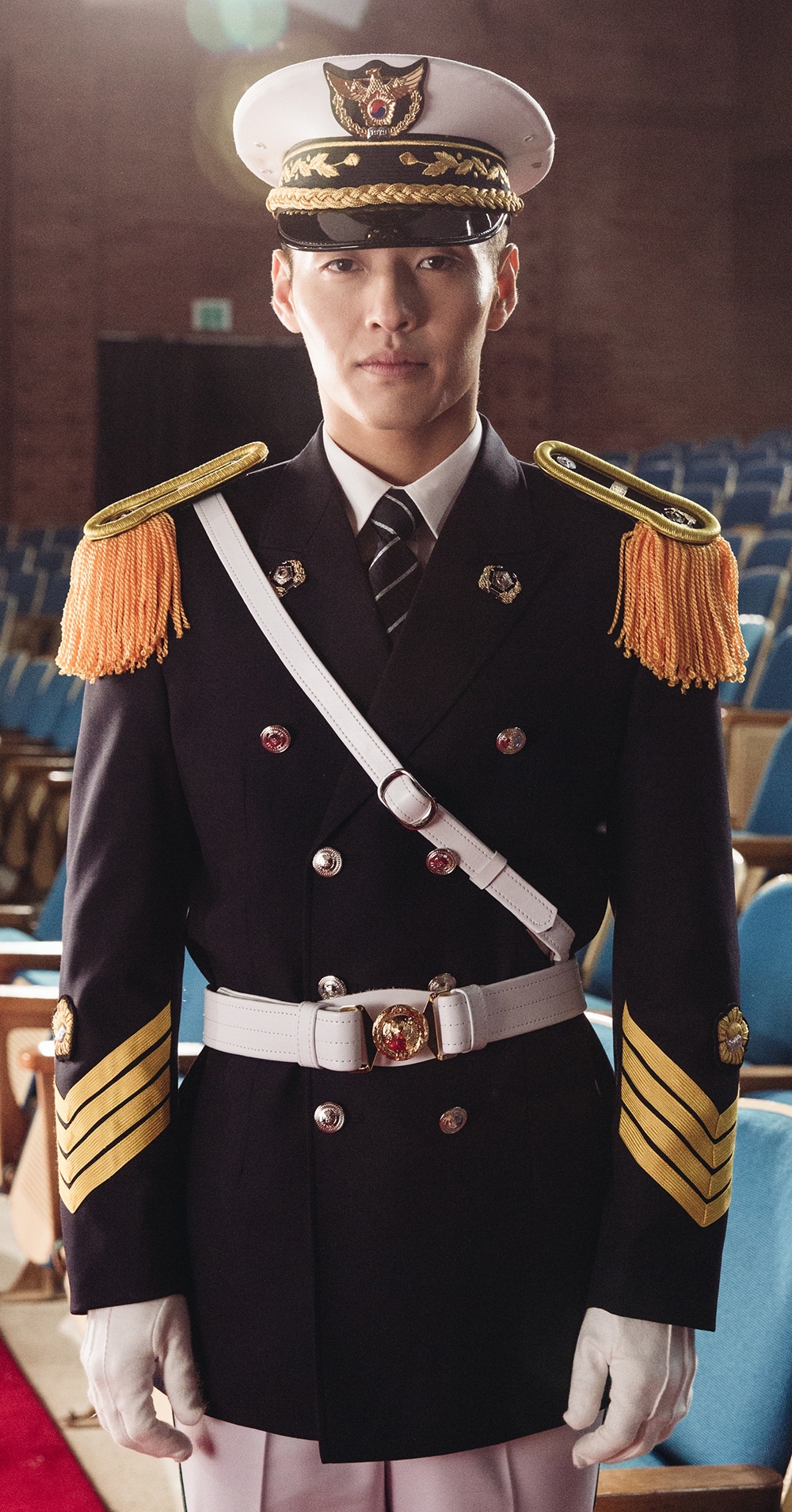 Kang Ha Neul hy vọng Kim Woo Bin sớm khỏi bệnh