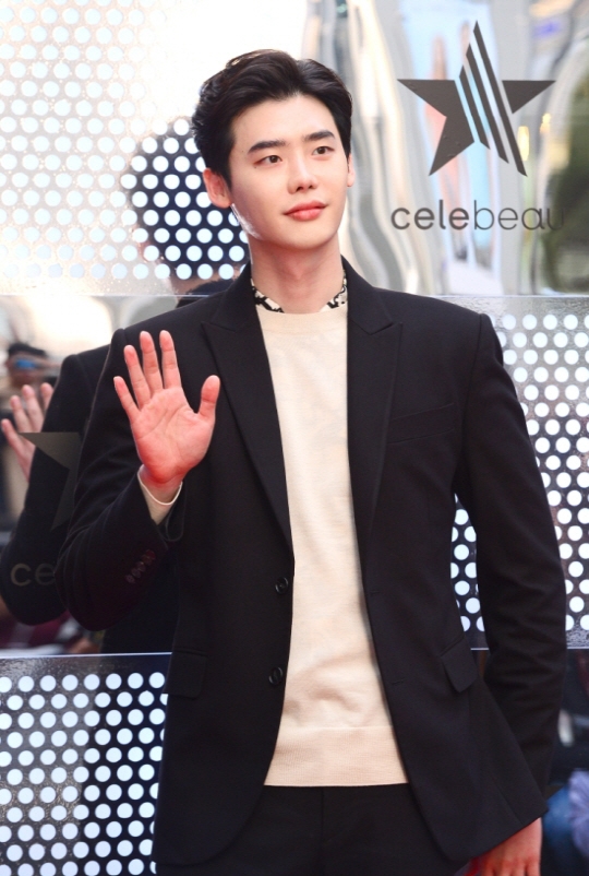 Lee Jong Suk sẽ nhập ngũ tháng 8 này?