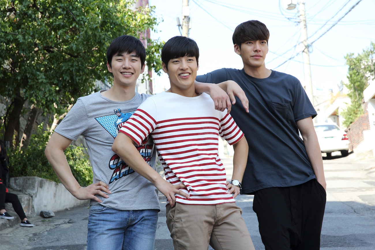Kang Ha Neul hy vọng Kim Woo Bin sớm khỏi bệnh