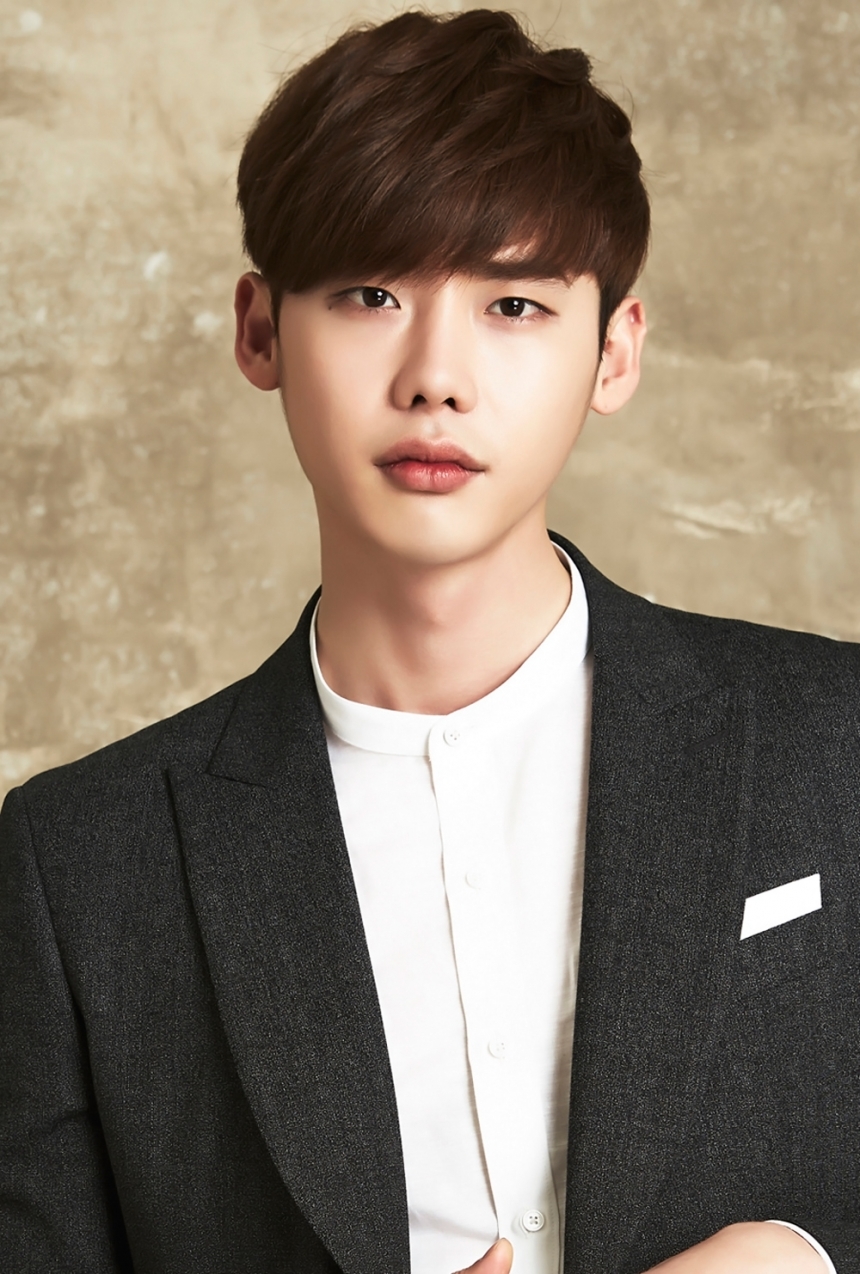Lee Jong Suk sẽ nhập ngũ tháng 8 này?