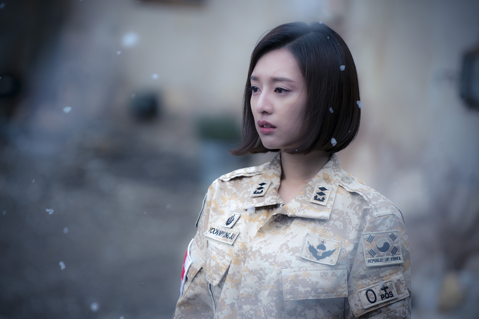 Kim Ji Won chia sẻ cảm xúc về hai tác phẩm mới nhất trong sự nghiệp