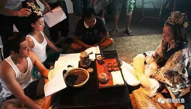 1001 cách chống nóng chỉ có ở hậu trường phim cổ trang