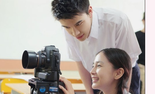 Vẻ ngoài thu hút không kém mỹ nam Cbiz nào của em trai AngelaBaby