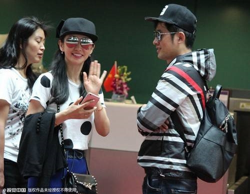 Những tình bạn 'trái dấu' đáng ngưỡng mộ của Hoa Ngữ