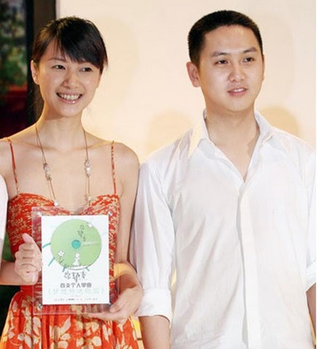 Vẻ ngoài thu hút không kém mỹ nam Cbiz nào của em trai AngelaBaby
