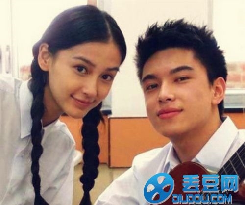 Vẻ ngoài thu hút không kém mỹ nam Cbiz nào của em trai AngelaBaby