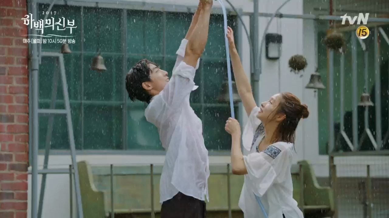 tvN tung clip giới thiệu tập 9 cực hấp dẫn của 'Cô Dâu Thủy Thần'