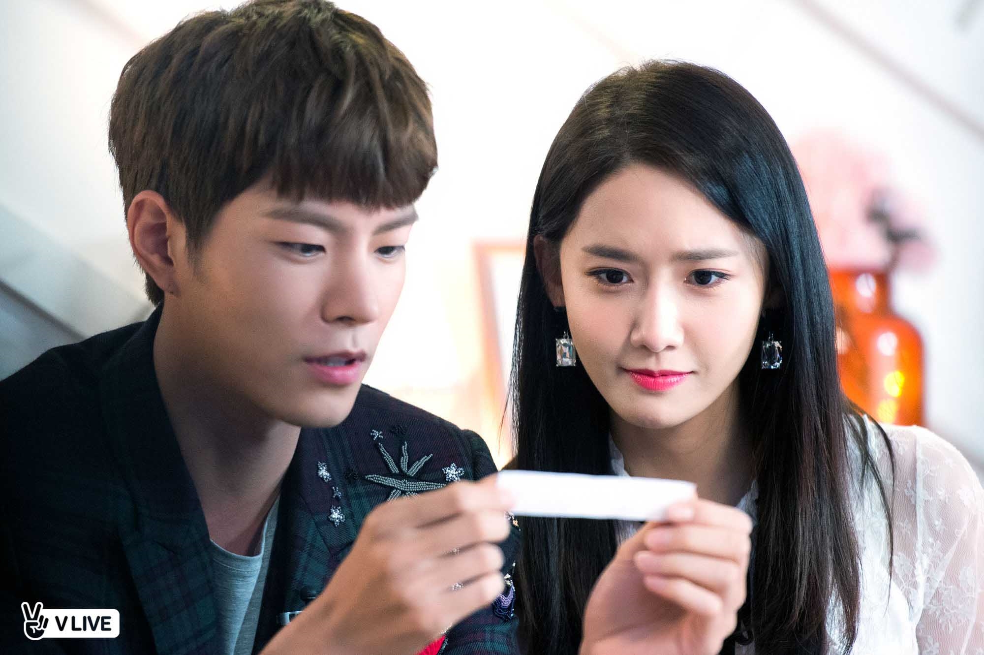 Yoon Ah và Hong Jong Hyun rạng rỡ dự hóp báo 'The King Loves'