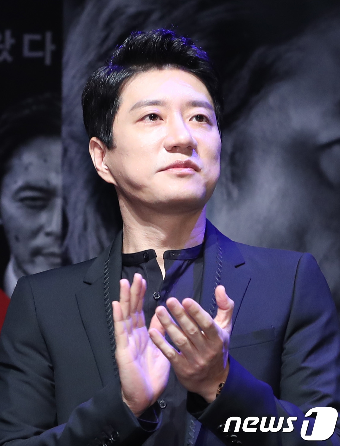Jang Dong Gun phong độ, Lee Jong Suk điển trai trong họp báo movie mới