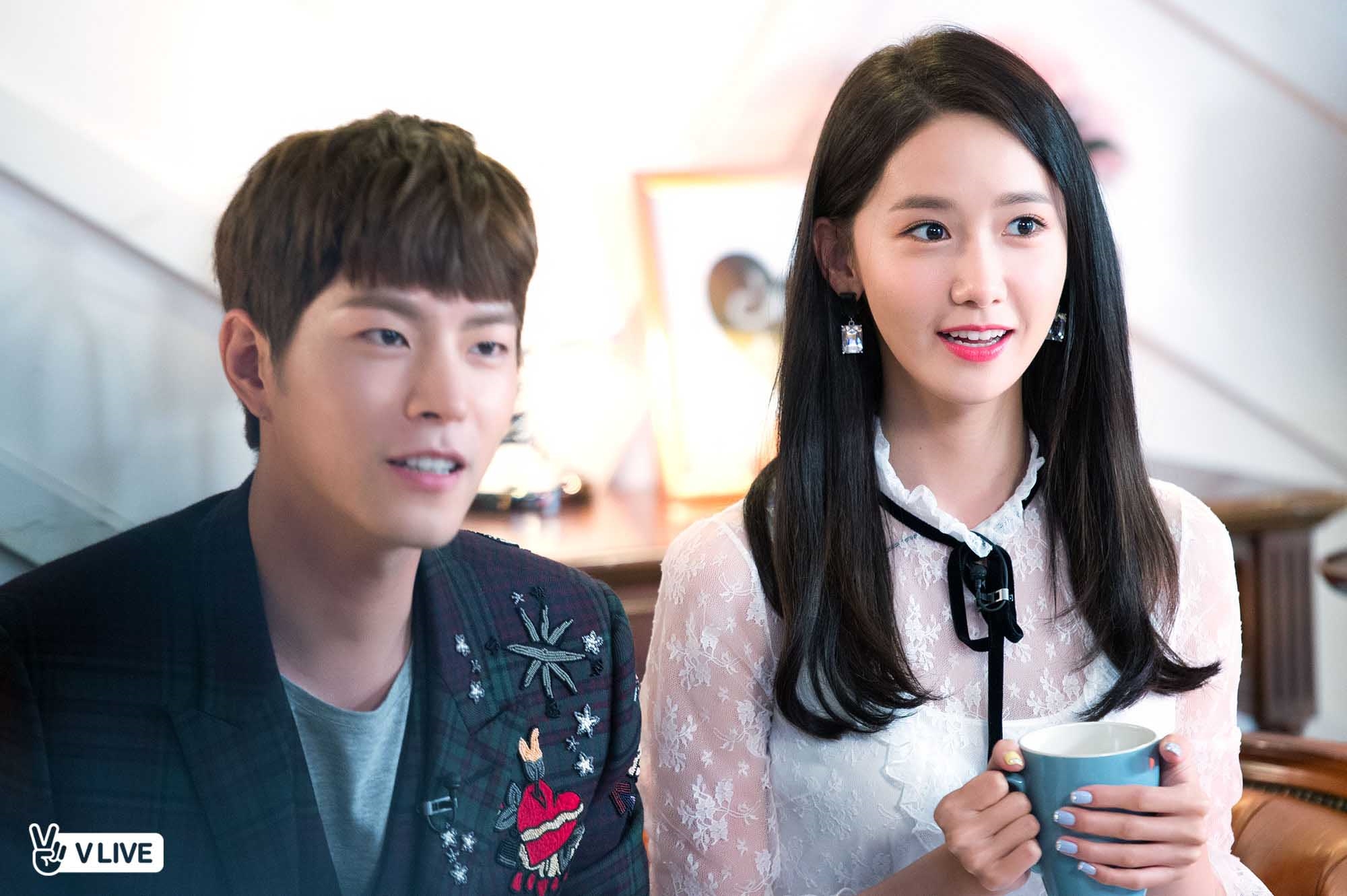 Yoon Ah và Hong Jong Hyun rạng rỡ dự hóp báo 'The King Loves'