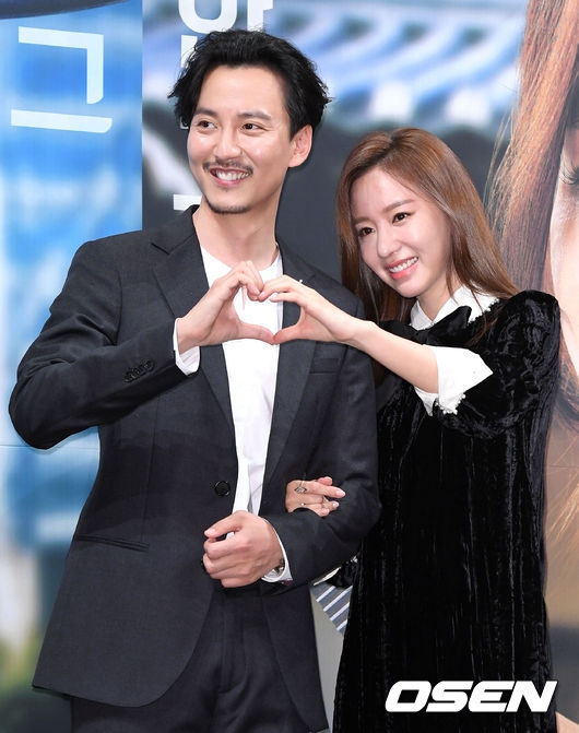 Kim Ah Joong kết hợp với Kim Nam Gil trong drama y học xuyên không mới