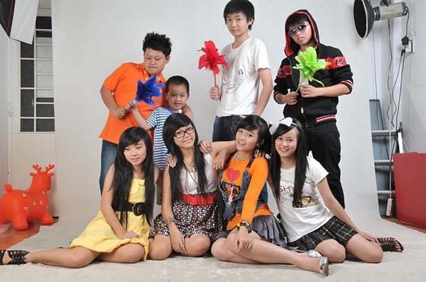 Cô phù thủy Ye Ye ngày nào giờ đã là bà mẹ một con xinh đẹp
