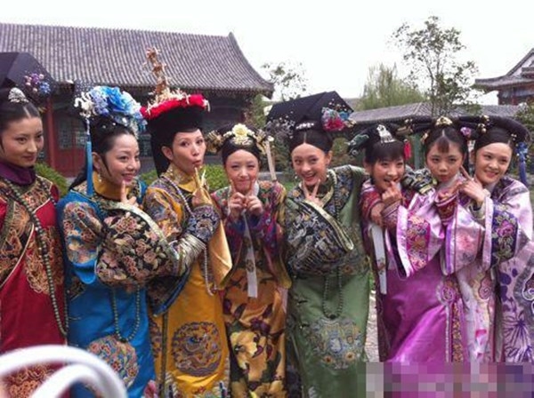 Khi sao Hoa ngữ 'mất hình tượng' vì ảnh hậu trường nhí nhảnh