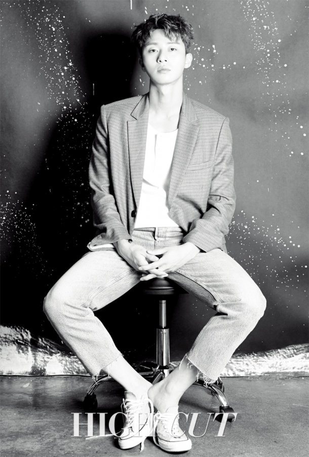 Bộ ảnh mới của Park Seo Joon trên tạp chí High Cut