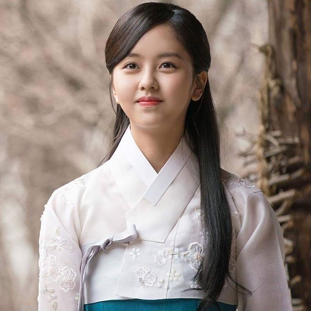 Kim So Hyun xinh như thiên thần vẫn bị Knet chê 'sấp mặt'