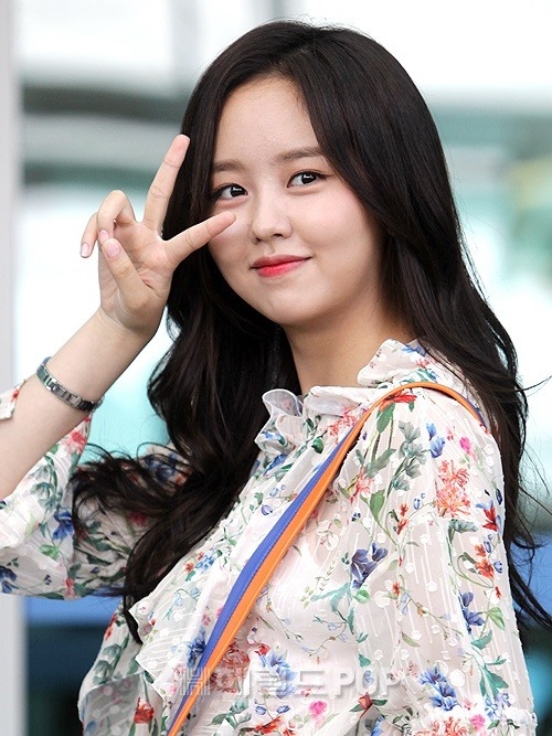 Kim So Hyun xinh như thiên thần vẫn bị Knet chê 'sấp mặt'