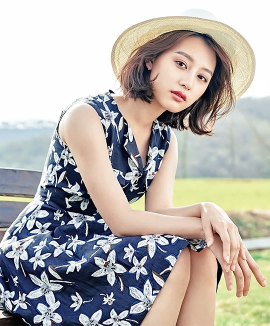 Kim Ji Won thực sự khiến người đối diện không thể rời mắt