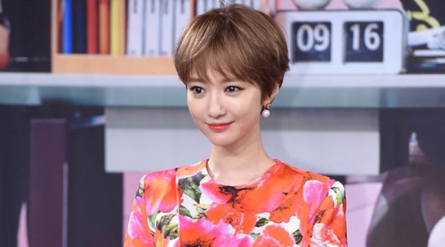 Go Joon Hee luôn xuất hiện xinh đẹp và cá tính.