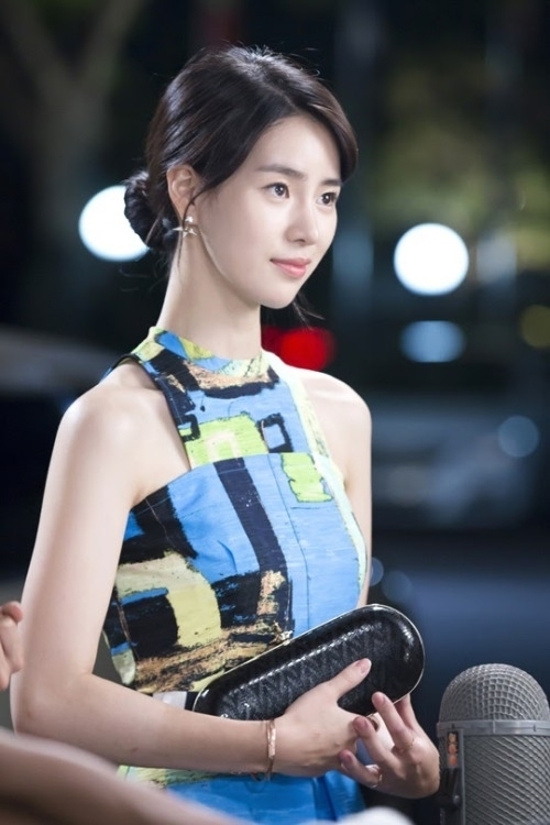 Lee Ji Yi là nhân vật có cá tính nổi bật.