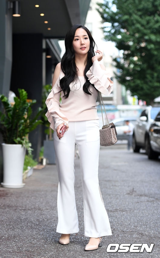 Dàn diễn viên 'Seven Days Queen' tụ tập đi ăn tiệc mừng công